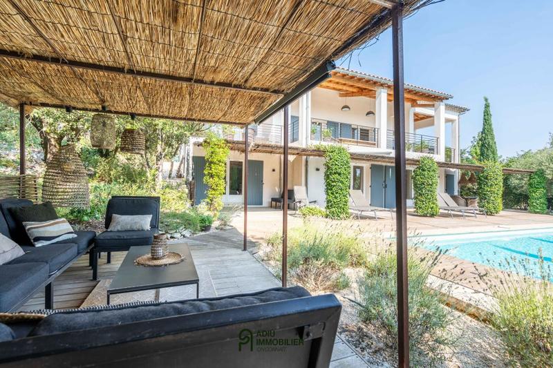 Villa - 417 m² - 11 pièces
