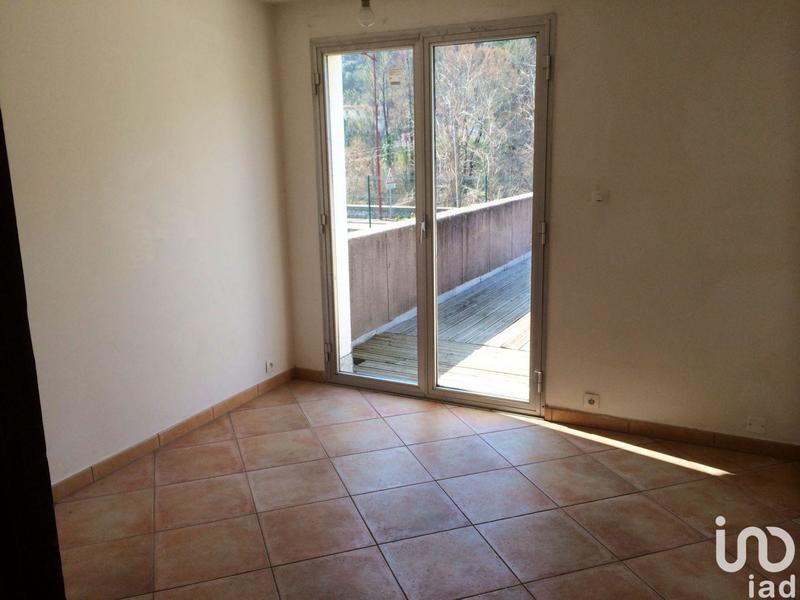 Local commercial - 3 000 m²