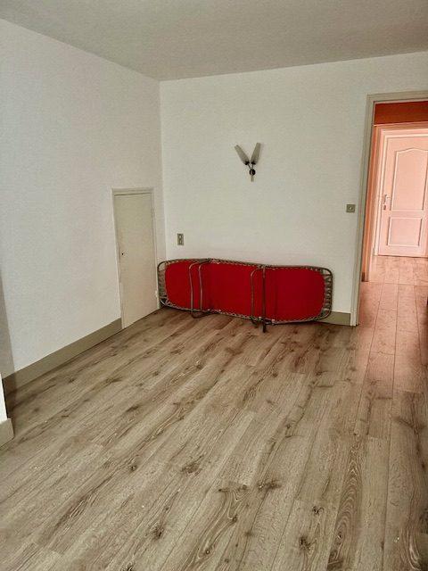 Maison - 170 m² - 9 pièces