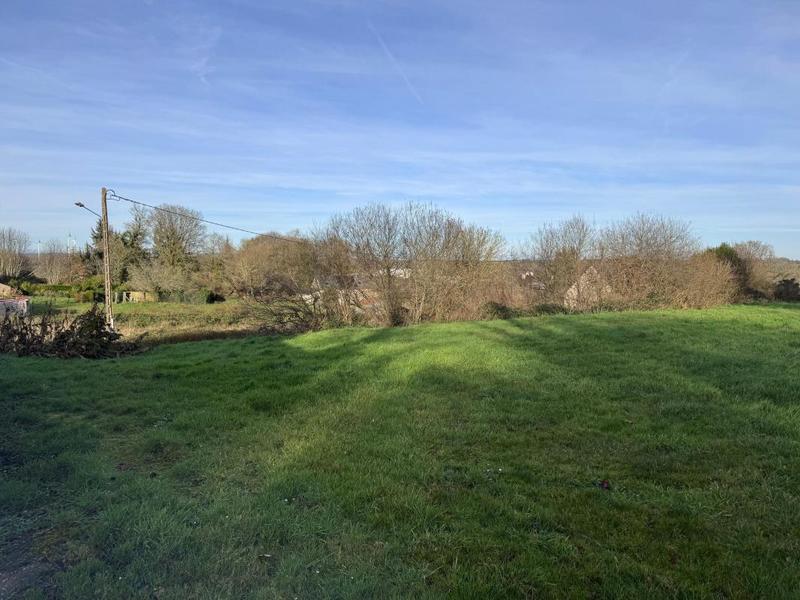 Terrain constructible - 2 800 m²