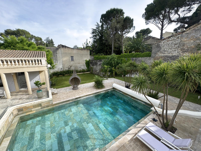 Maison - 404 m² - 8 pièces