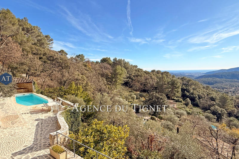 Maison - 217 m² - 6 pièces