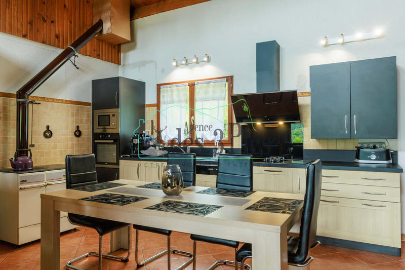 Maison - 141 m² - 4 pièces