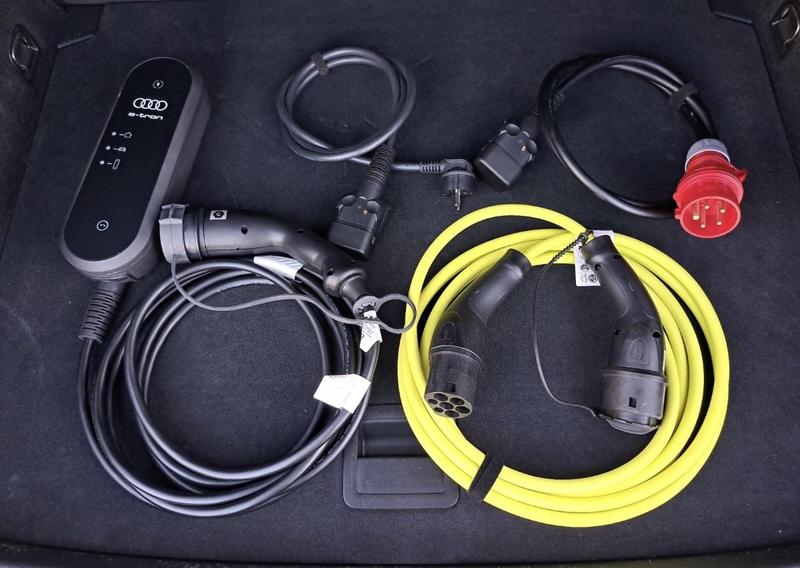 Audi A3 sportback 45 TFSIe 245 s-Line Hybride Rechargeable / Regulateur de Distance Coffre Elec Carplay Android Auto