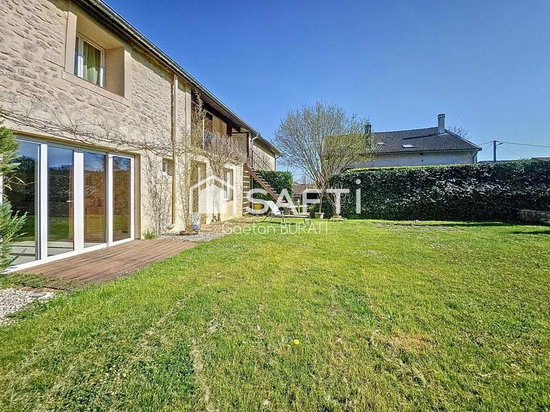 Maison - 223 m² - 9 pièces