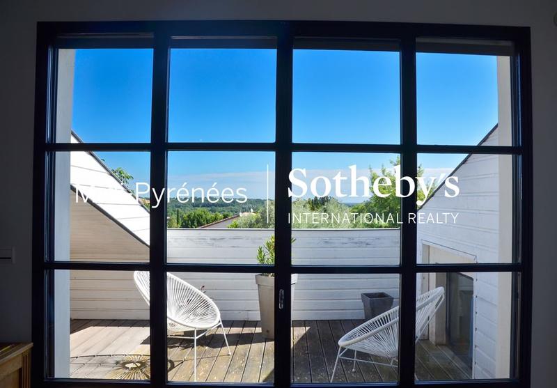 Maison de ville - 375 m² - 9 pièces