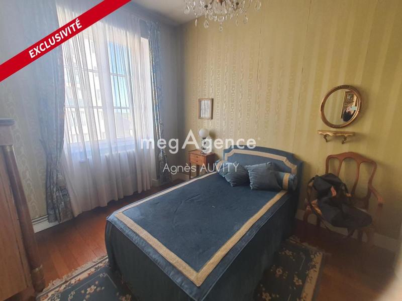 Maison - 300 m² - 10 pièces