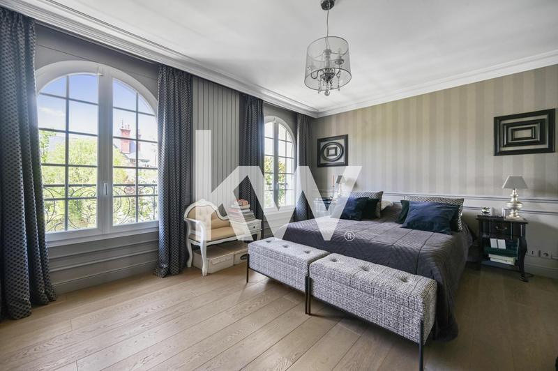 Demeure - 525 m² - 15 pièces