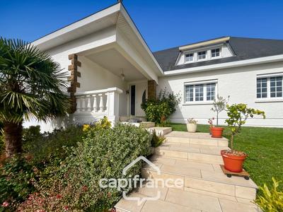 Maison - 166 m² - 7 pièces