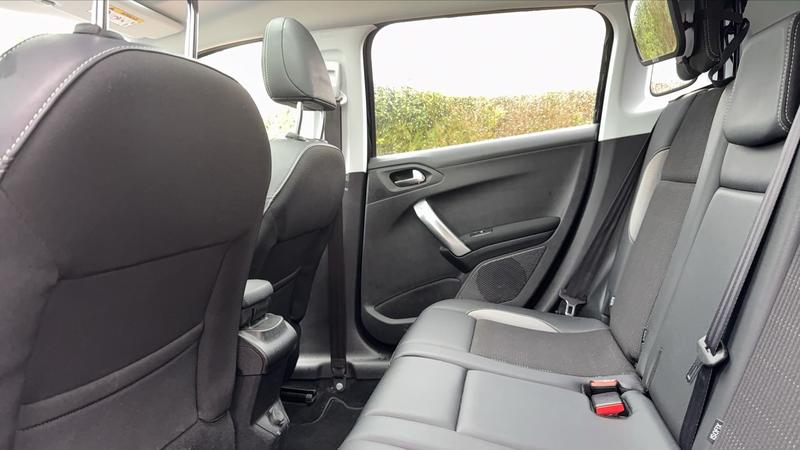 Peugeot 2008 1.2 PureTech 110 Eat6 Allure