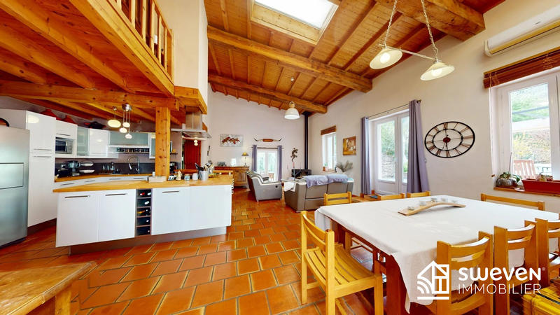 Maison - 512 m² - 12 pièces