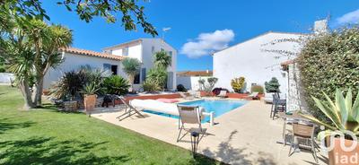 Maison - 174 m² - 9 pièces