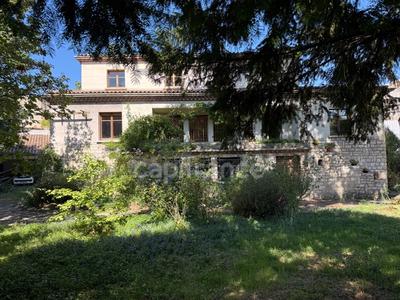 Maison - 262 m² - 12 pièces