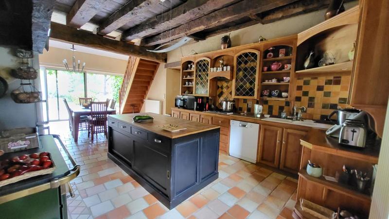 Maison - 305 m² - 10 pièces