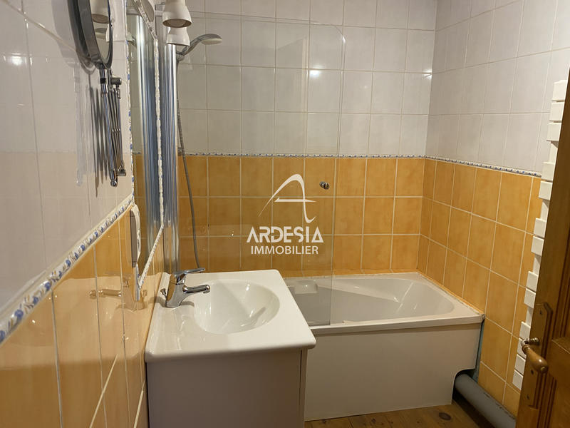 Maison - 180 m² - 9 pièces