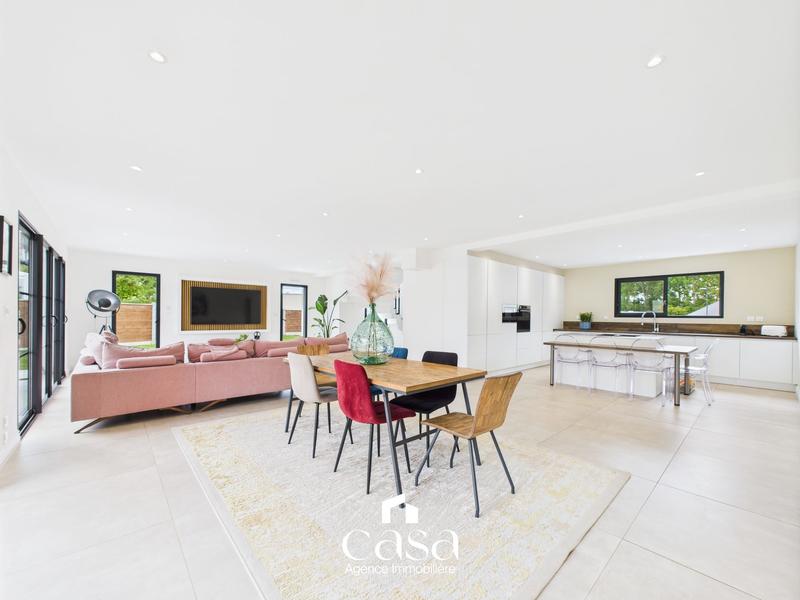 Maison - 203 m² - 7 pièces