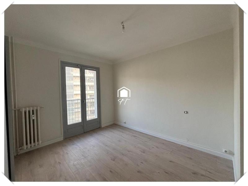 Appartement - 74 m² - 5 pièces
