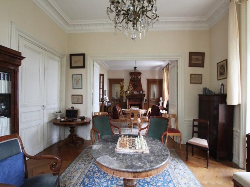 Maison de maîtres - 267 m² - 11 pièces