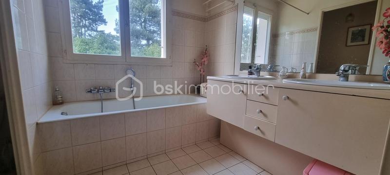 Maison - 166 m² - 7 pièces