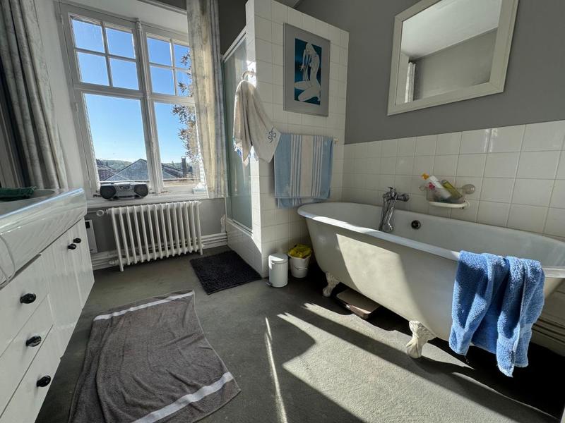 Maison - 350 m² - 7 pièces