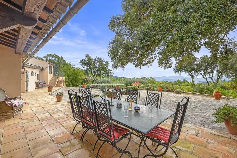 Villa - 210 m² - 6 pièces