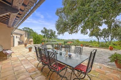 Villa - 210 m² - 6 pièces