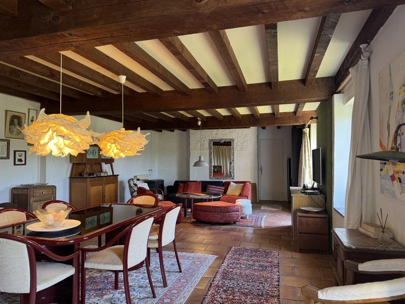 Maison traditionnelle - 211 m² - 7 pièces