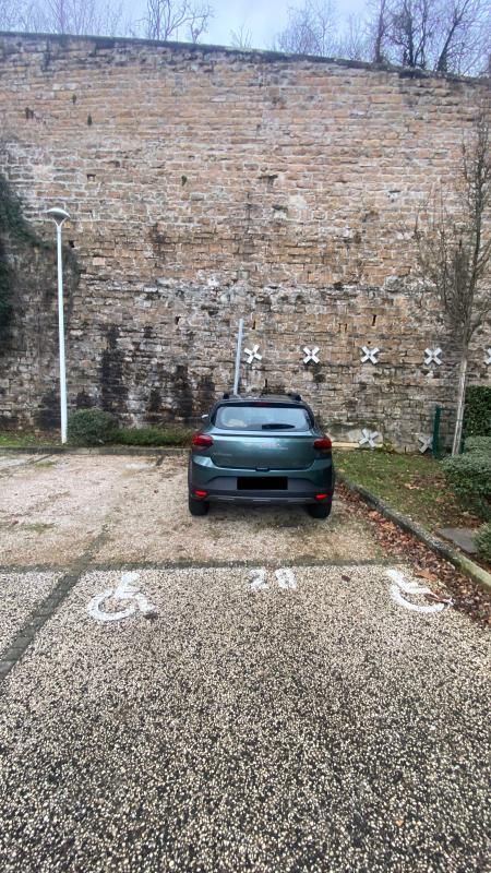 Parking - 16 m²