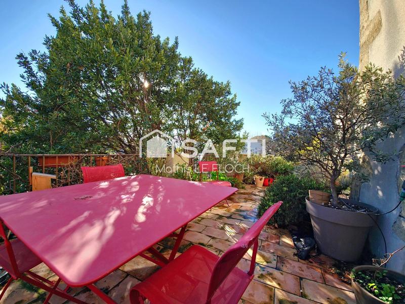 Maison - 220 m² - 6 pièces