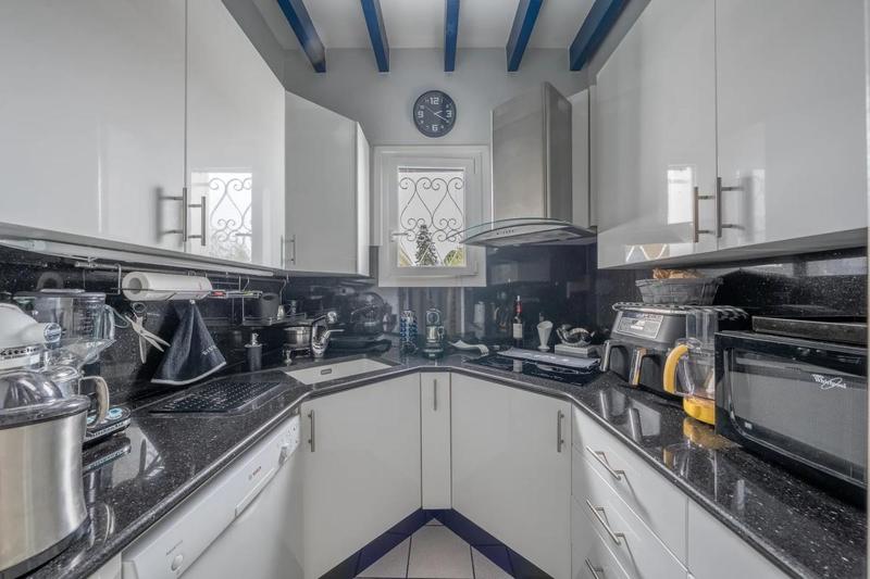 Maison - 230 m² - 5 pièces