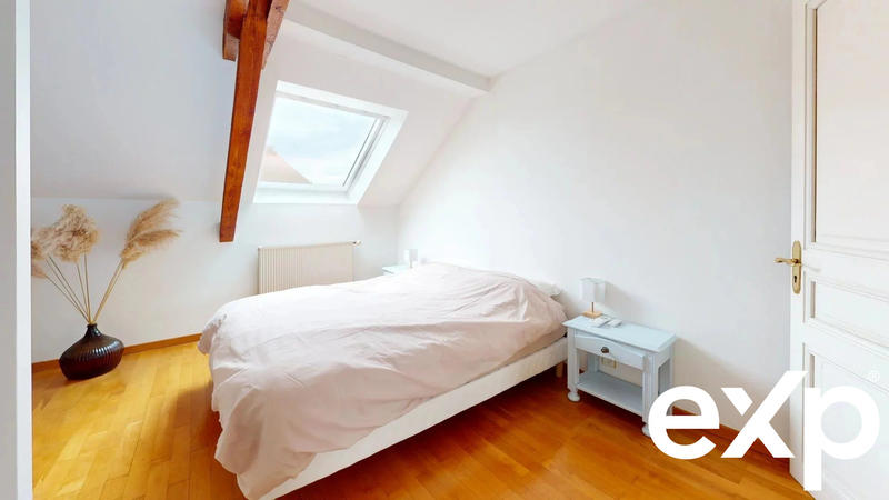 Maison - 204 m² - 7 pièces