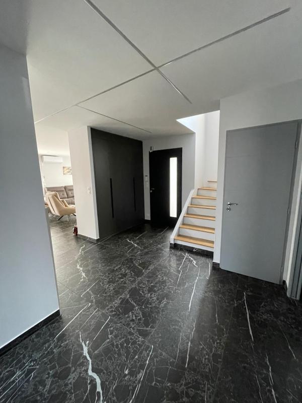 Maison - 189 m² - 8 pièces