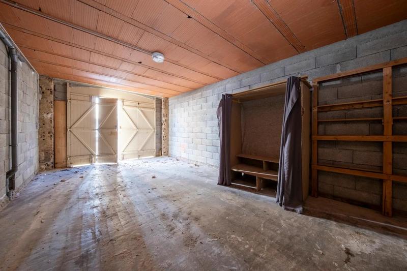 Maison - 333 m² - 15 pièces