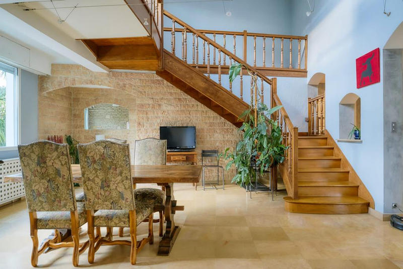 Villa - 216 m² - 6 pièces