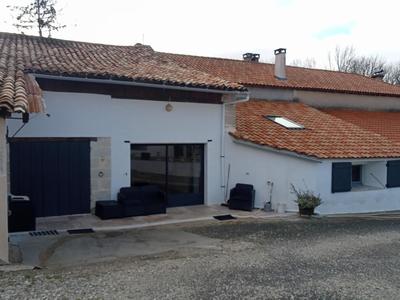 Maison - 305 m² - 9 pièces
