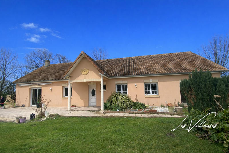 Maison traditionnelle - 188 m² - 7 pièces