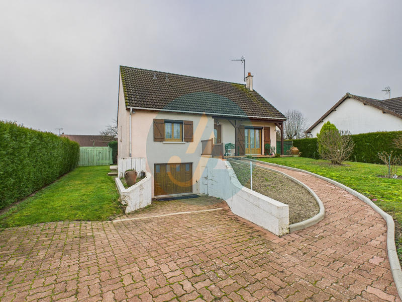 Maison - 105 m² - 4 pièces