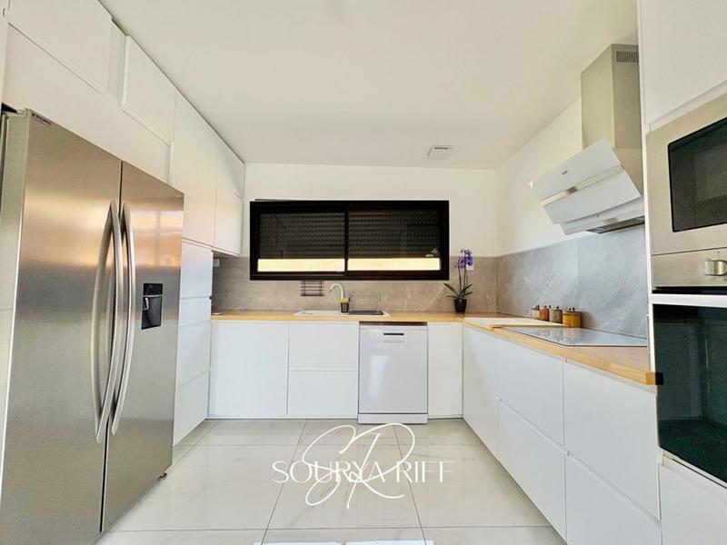 Maison - 137 m² - 5 pièces