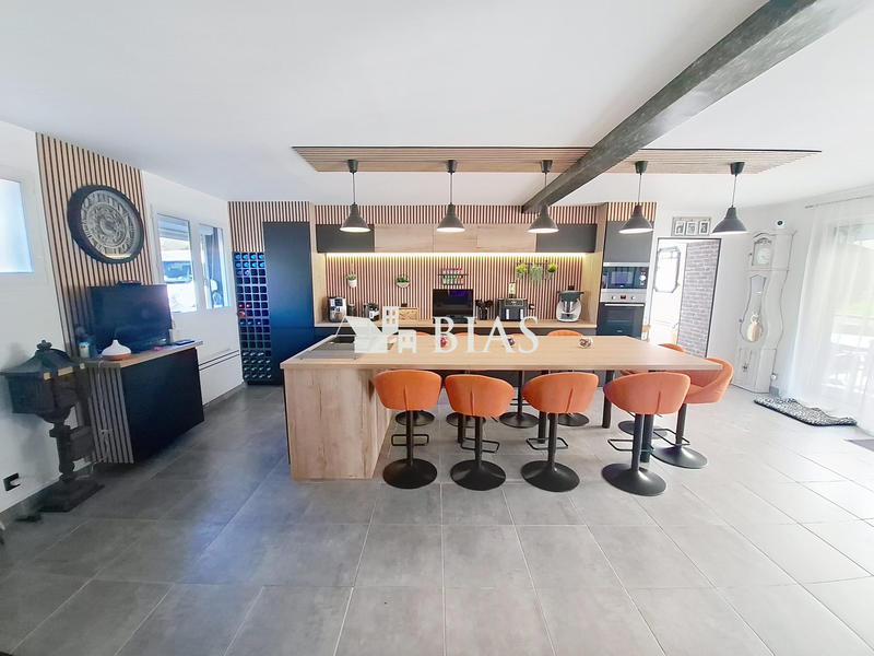 Maison contemporaine - 230 m² - 7 pièces