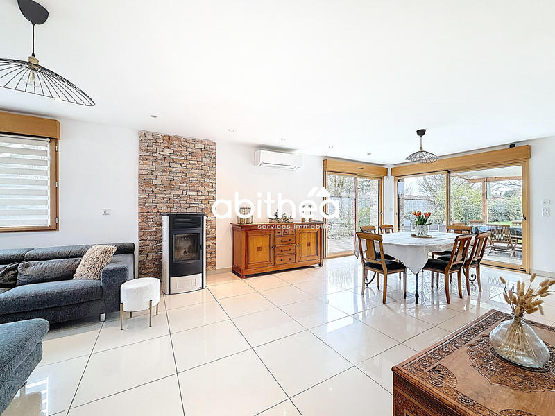 Maison - 200 m² - 9 pièces