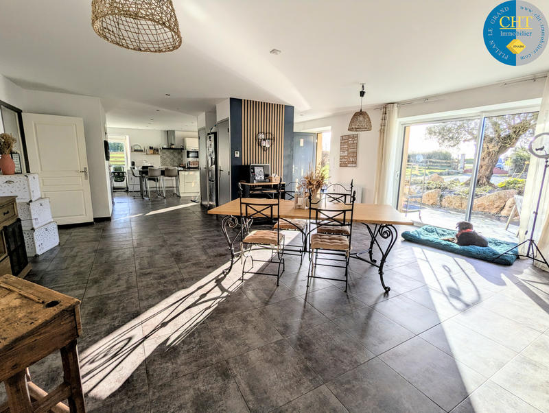 Maison - 230 m² - 6 pièces