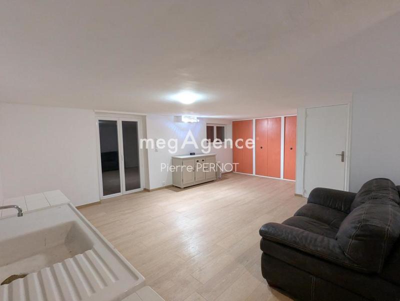 Maison - 240 m² - 8 pièces