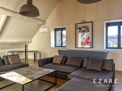 Loft - 138 m² - 6 pièces