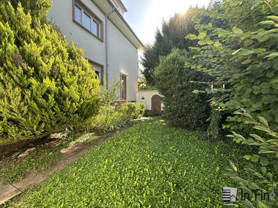 Appartement - 143 m² - 5 pièces