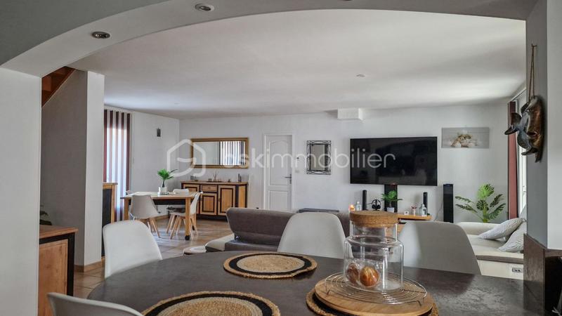 Maison traditionnelle - 155 m² - 7 pièces