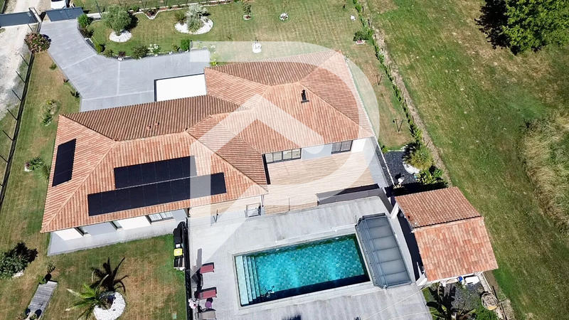 Maison - 190 m² - 6 pièces