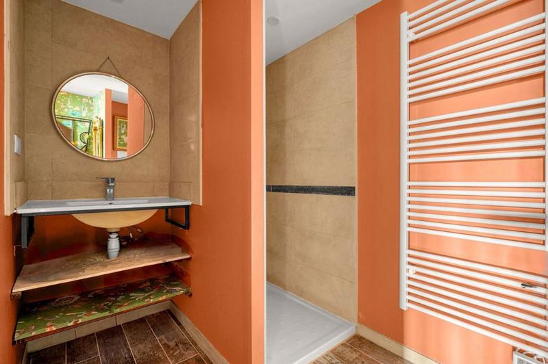 Propriété - 420 m² - 8 pièces