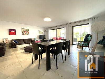 Appartement - 122 m² - 4 pièces