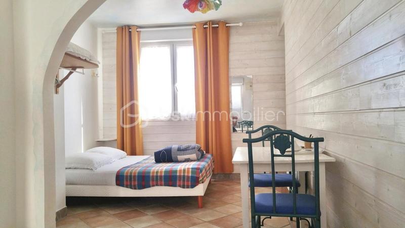 Immeuble - 348 m² - 11 pièces