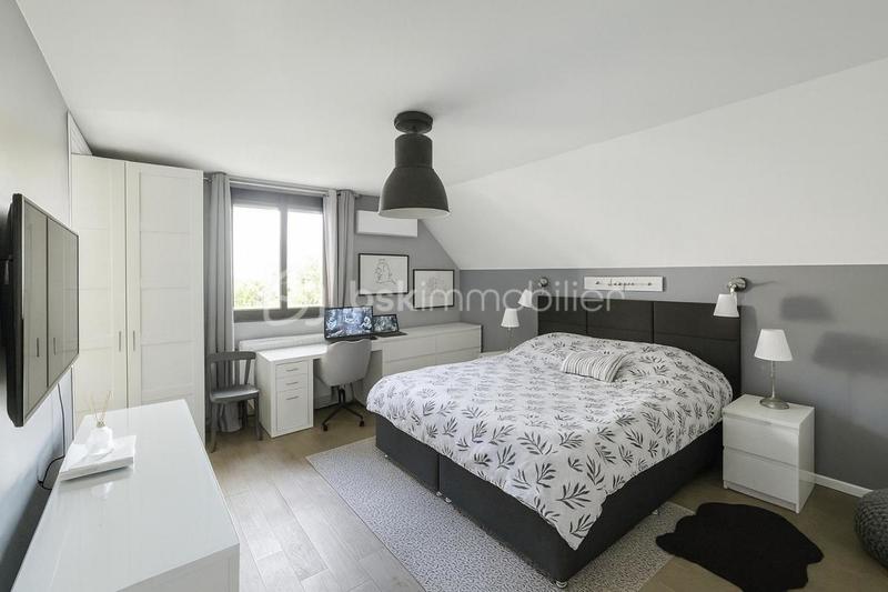 Maison - 185 m² - 7 pièces